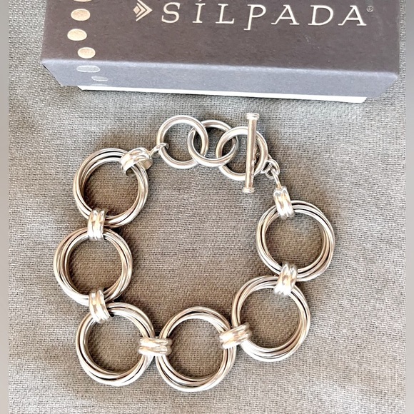 Silpada Sterling Silver Circle Bracelet, Adjustable Toggle Clasp, Retired B1235. - Picture 2 of 5